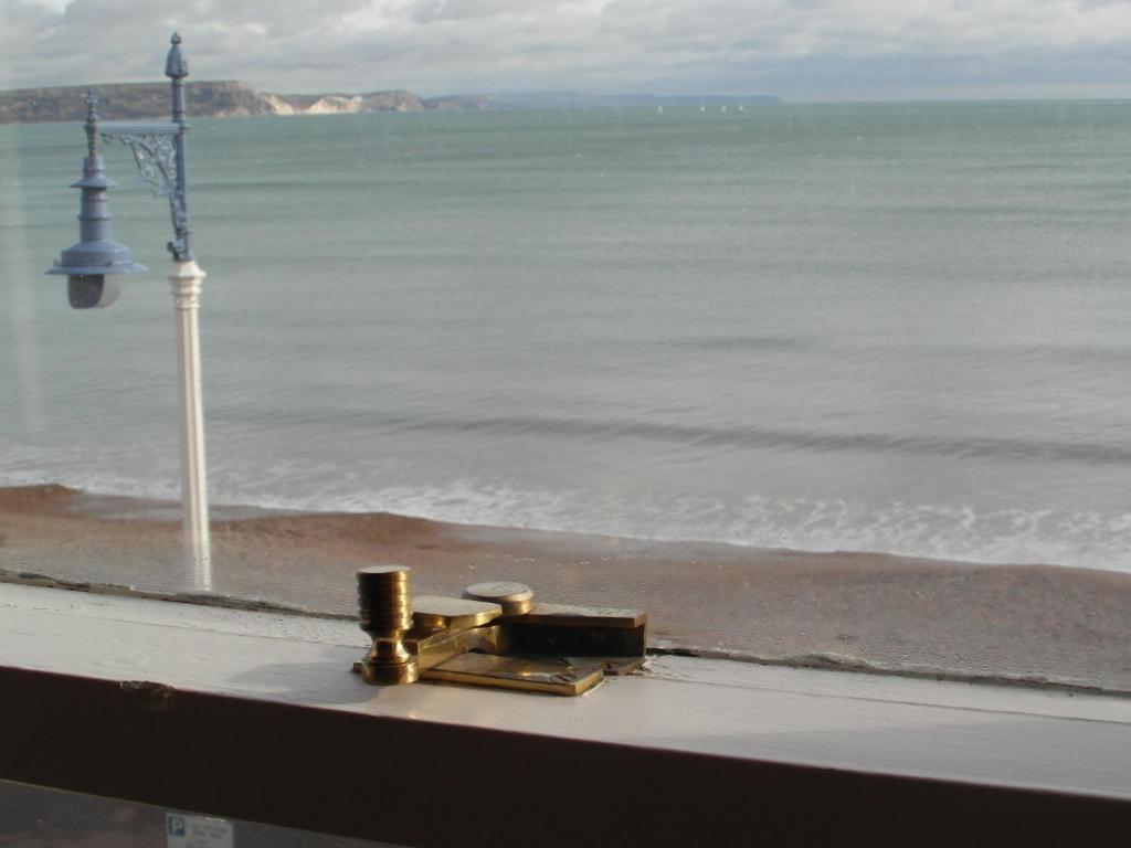 The Beach House Weymouth Room photo
